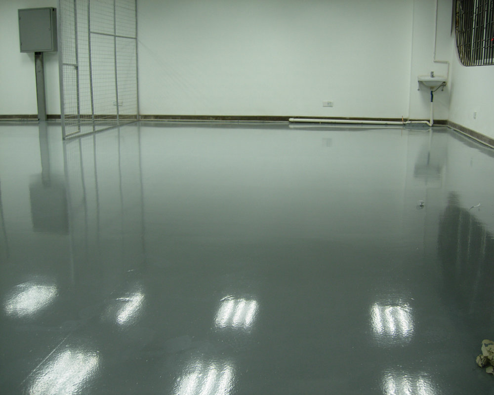 環(huán)氧樹脂地坪漆施工中出現(xiàn)基層裂縫原因和修復(fù)辦法？