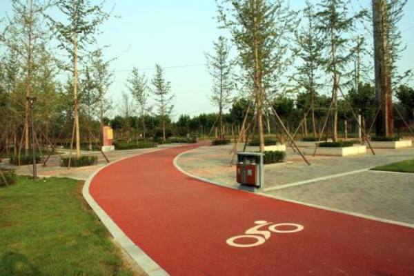 環(huán)氧彩砂顆粒的施工要考慮到哪些方面？