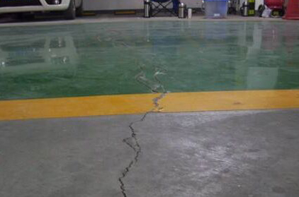 環(huán)氧薄涂地坪出現(xiàn)伸縮縫后要如何處理？